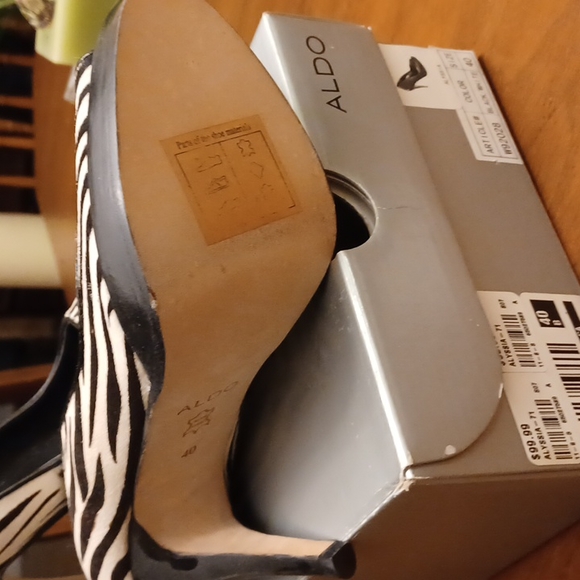ALDO Peek Toe Heels - Picture 3 of 7